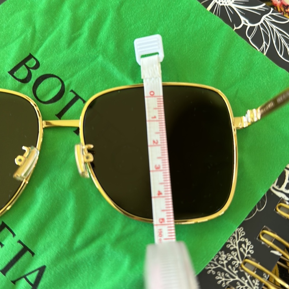 BOTTEGA VÉNETA Gold aviator style sunglasses - Picture 8 of 9